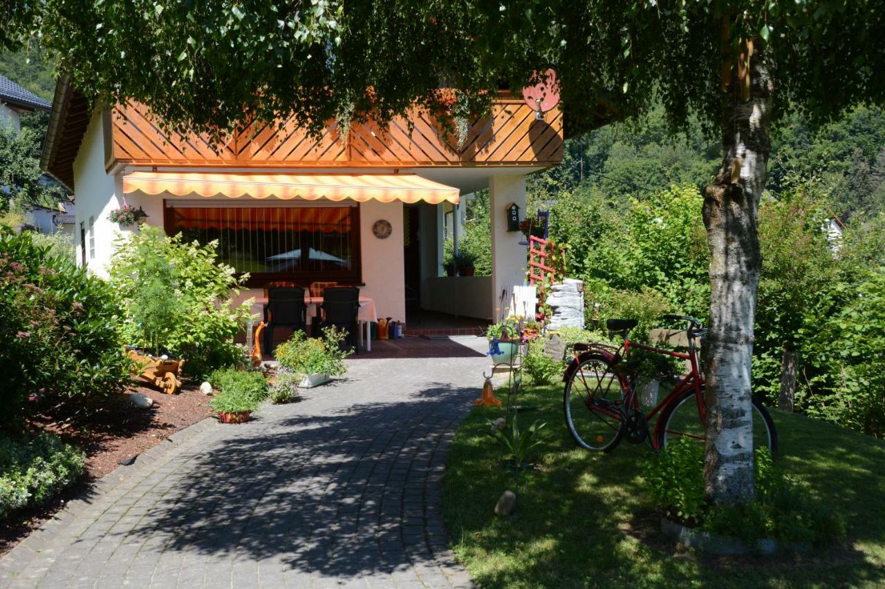 Ferienwohnung Burgblick Bilstein מראה חיצוני תמונה
