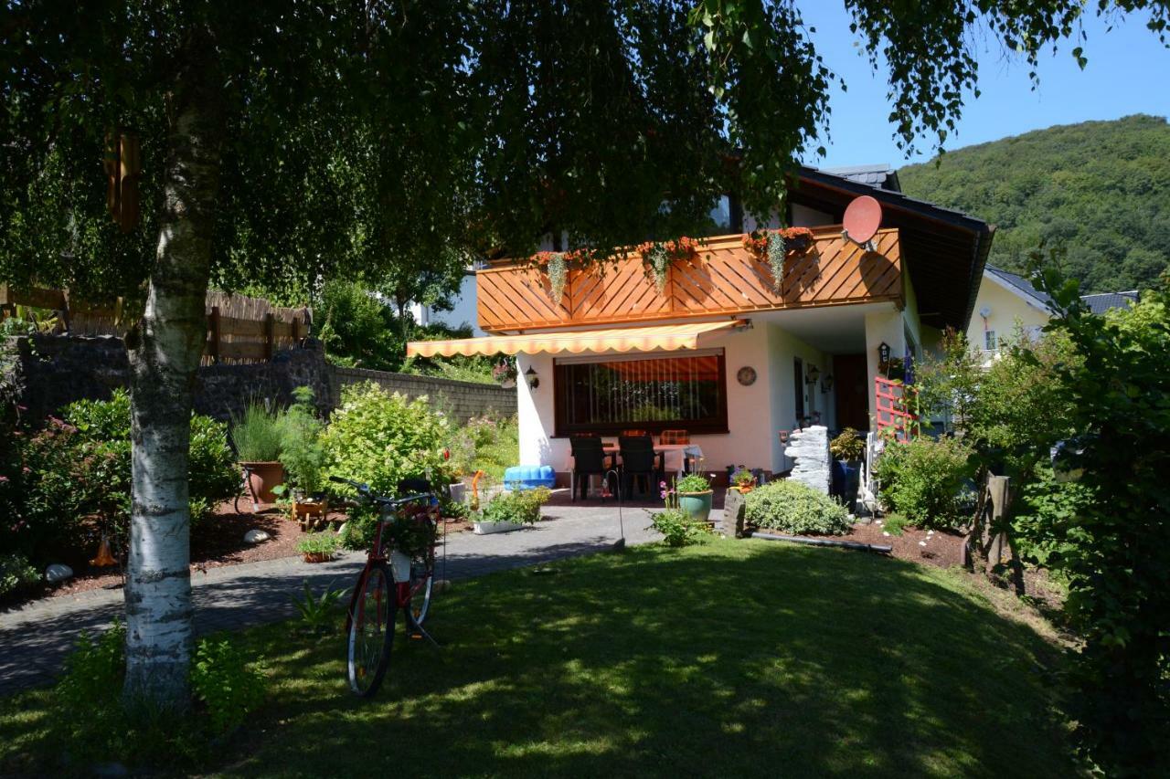 Ferienwohnung Burgblick Bilstein מראה חיצוני תמונה