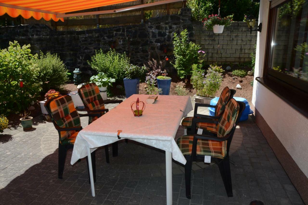 Ferienwohnung Burgblick Bilstein מראה חיצוני תמונה