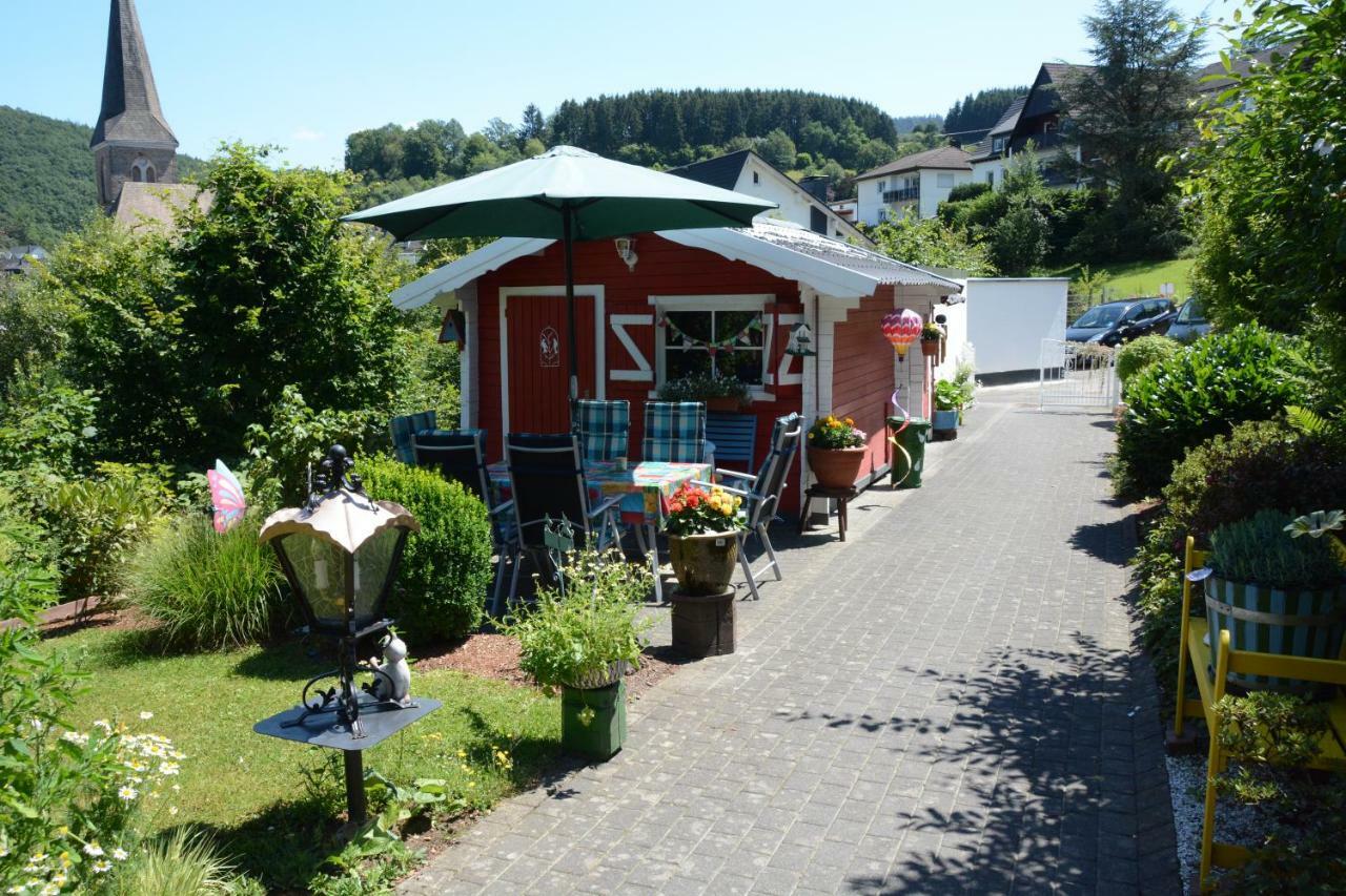 Ferienwohnung Burgblick Bilstein מראה חיצוני תמונה